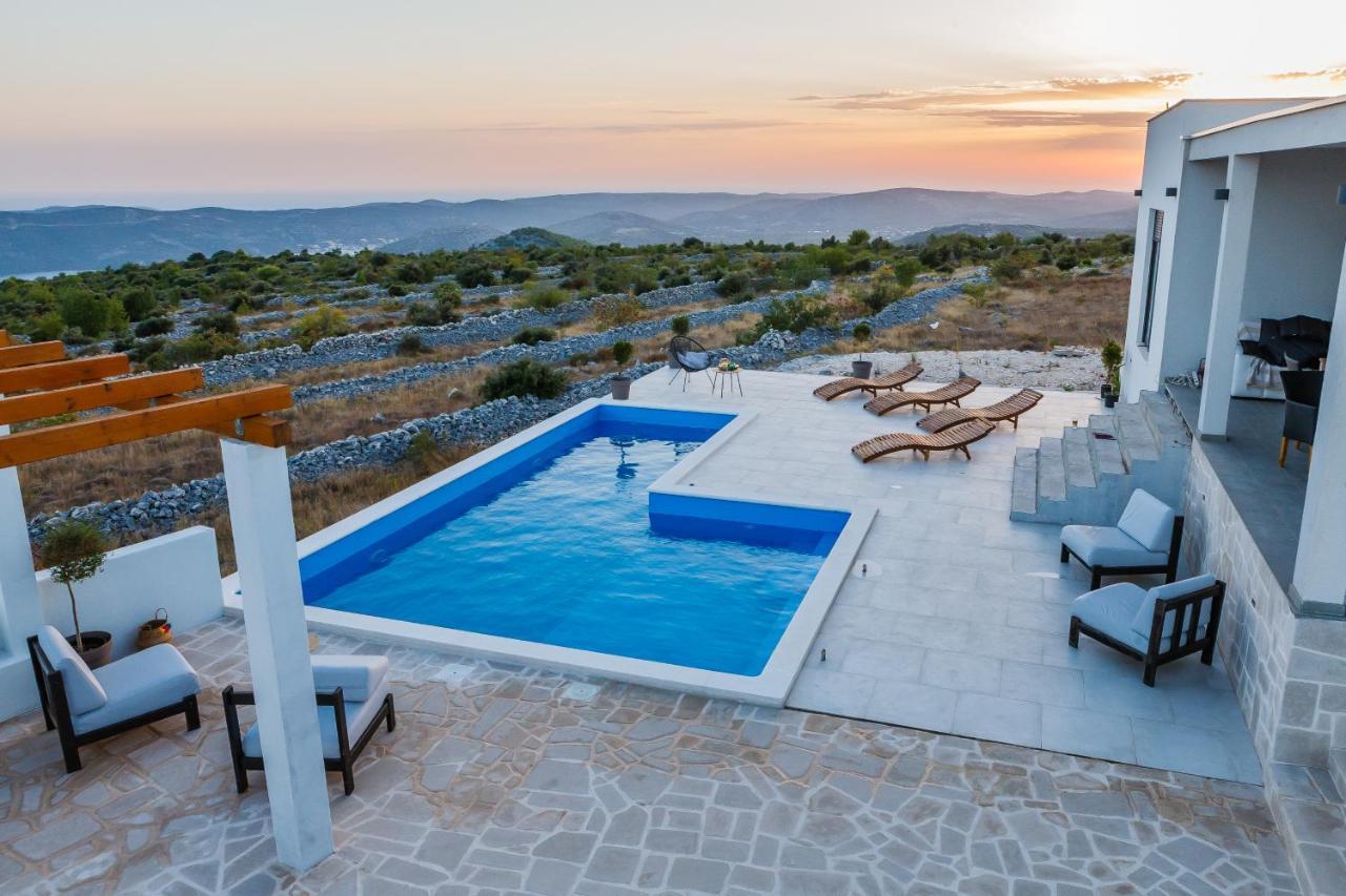 Villa Zlatno Sunce In The Hills Near Trogir Vrsine ภายนอก รูปภาพ