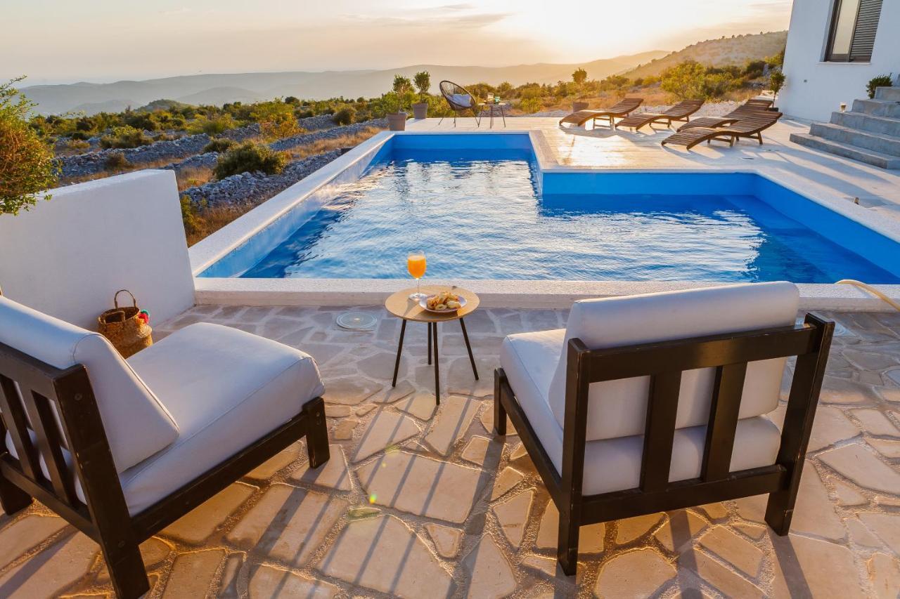 Villa Zlatno Sunce In The Hills Near Trogir Vrsine ภายนอก รูปภาพ