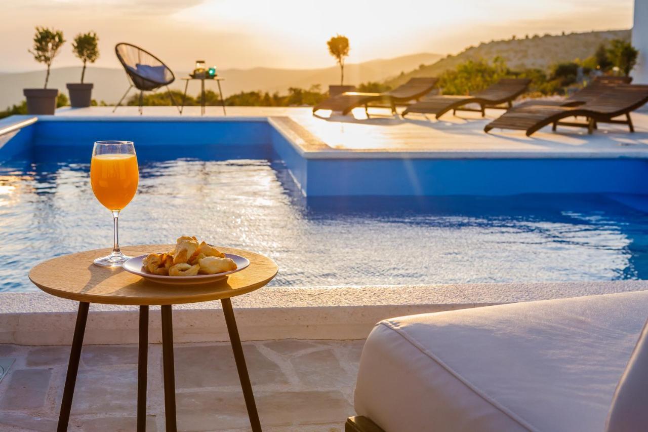 Villa Zlatno Sunce In The Hills Near Trogir Vrsine ภายนอก รูปภาพ