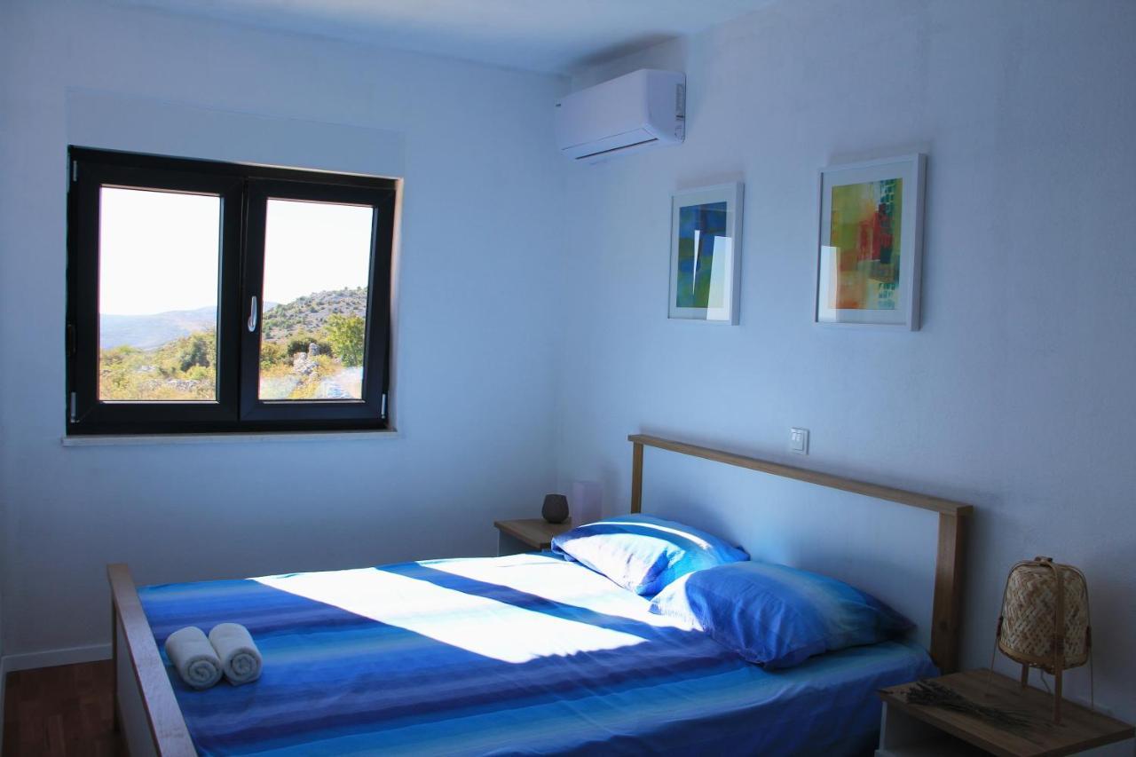 Villa Zlatno Sunce In The Hills Near Trogir Vrsine ภายนอก รูปภาพ